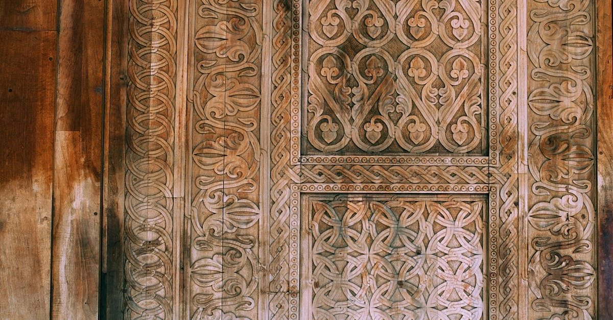 Самодельный декоративный домик для игрушечной собачки из картона